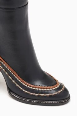 ULLA JOHNSON Arlette Knee High Boot - Noir 6 ULLA JOHNSON Arlette Knee High Boot - Noir -Ulla Johnson FA231013 KNEEHIGHBOOTWITHSTITCHDETAIL NOIR c r web