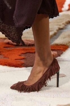ULLA JOHNSON Inez Fringe High Heel - Mahogany -Ulla Johnson UJ AW23 look7B ArmandoGrillo 2c981224 5c00 4214 a957 1736b56f297a