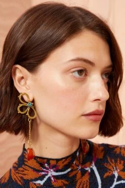 ULLA JOHNSON Hammered Chain Flower Drop Earring - Carnelian